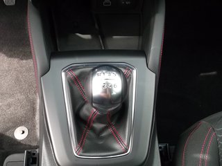 Ford Kuga ST-Line 1.5 AHK Panormadach LED DAB Tempomat - bilder 17