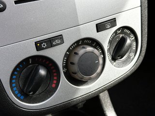 Opel Corsa D Selection - bilder 11