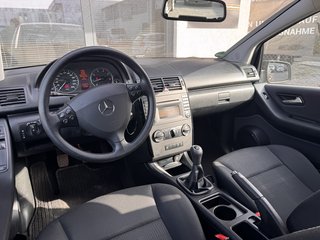 Mercedes-Benz A 160 Klima SHZ Inspektion Neu Tüv Neu - bilder 10