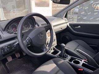 Mercedes-Benz A 160 Klima SHZ Inspektion Neu Tüv Neu - bilder 11