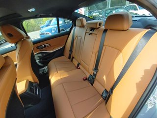 2026 BMW 330 xDrive Sedan - photo 8