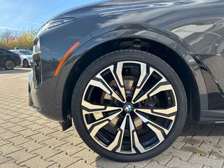 2025 BMW X7 xDrive40i - photo 10
