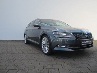 Skoda Superb Combi Vorführfahrzeug Kaufen