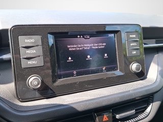 Skoda Fabia 1.0 MPI Active KLIMA / CARPLAY / SITZHEIZUNG / PDC - bilder 8