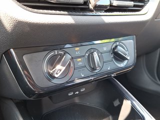 Skoda Fabia 1.0 MPI Active KLIMA / CARPLAY / SITZHEIZUNG / PDC - bilder 9