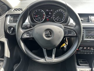 Skoda Rapid Spaceback Drive Xenon-Scheinwerfer PDC Kilma SH TÜV04/27 - bilder 17