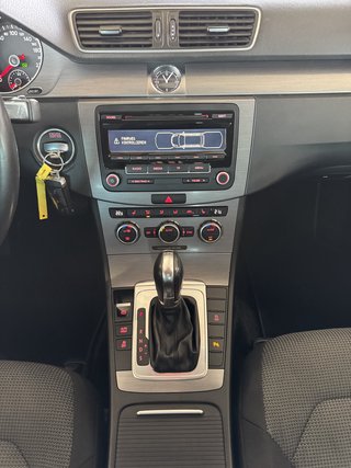 Volkswagen Passat Variant Comfortline BlueMotion AHK schwenkbar, SH, PDC, Service neu - bilder 16