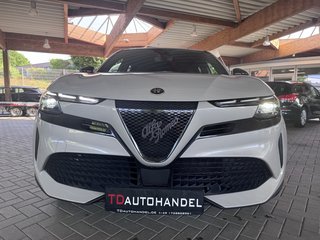 Alfa Romeo Junior Elettrica 115 kW Wärmepumpe, 18-Zoll, 10,25-Zoll-Display - bilder 2