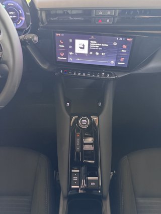Alfa Romeo Junior Elettrica 115 kW Wärmepumpe, 18-Zoll, 10,25-Zoll-Display - bilder 19