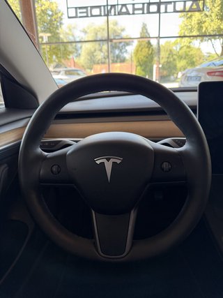 Tesla Model 3 Long Range Dual AWD - bilder 12