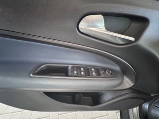 Alfa Romeo Junior Elettrica 115 kW Wärmepumpe, 18-Zoll, 10,25-Zoll-Display - photo 7