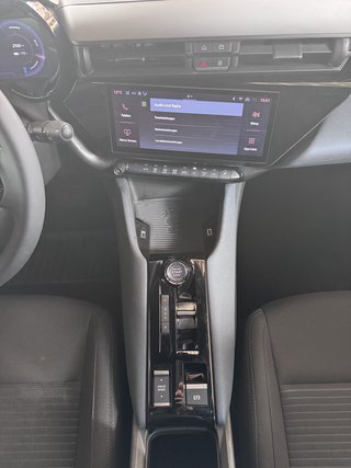 Alfa Romeo Junior Elettrica 115 kW Wärmepumpe, 18-Zoll, 10,25-Zoll-Display - photo 11