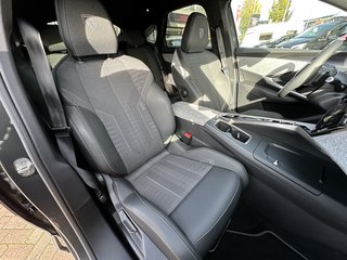 Peugeot 3008 Hybrid 145 GT Full-LED / Kamera 180° / ACC - foto 16