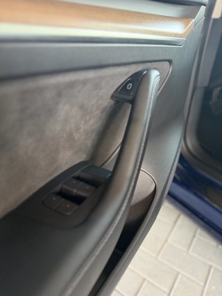 Tesla Model 3 Long Range Dual AWD Wärmepumpe, Premium-Sound, Glasdach - bilder 8