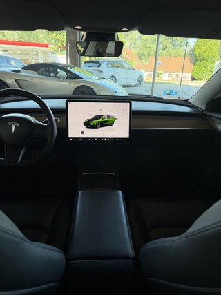 Tesla Model 3 Long Range Dual AWD Wärmepumpe, Premium-Sound, Glasdach - bilder 13