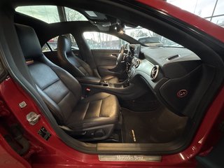 Mercedes-Benz CLA 200 AMG, Night-Paket Leder, Kamera, Pano, - bilder 14