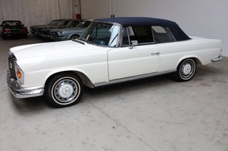 1970 Mercedes-Benz 280 SE weiß (050), blaues Verdeck, blaues Leder - photo 1