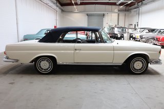 1970 Mercedes-Benz 280 SE weiß (050), blaues Verdeck, blaues Leder - photo 9
