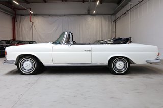 1970 Mercedes-Benz 280 SE weiß (050), blaues Verdeck, blaues Leder - photo 14