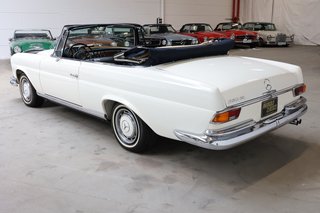 1970 Mercedes-Benz 280 SE weiß (050), blaues Verdeck, blaues Leder - photo 15