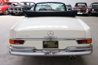 1970 Mercedes-Benz 280 SE weiß (050), blaues Verdeck, blaues Leder - photo 18