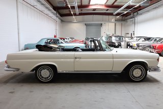 1970 Mercedes-Benz 280 SE weiß (050), blaues Verdeck, blaues Leder - photo 19