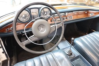 1970 Mercedes-Benz 280 SE weiß (050), blaues Verdeck, blaues Leder - photo 28