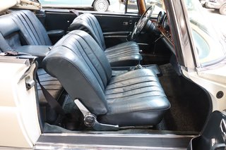1970 Mercedes-Benz 280 SE weiß (050), blaues Verdeck, blaues Leder - photo 31