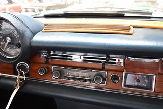 1970 Mercedes-Benz 280 SE weiß (050), blaues Verdeck, blaues Leder - photo 45
