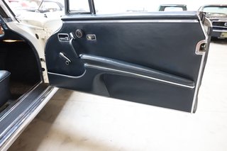 1970 Mercedes-Benz 280 SE weiß (050), blaues Verdeck, blaues Leder - photo 46