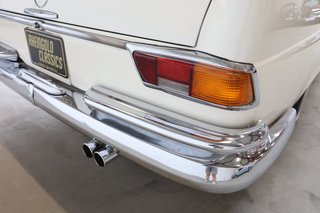 1970 Mercedes-Benz 280 SE weiß (050), blaues Verdeck, blaues Leder - photo 75