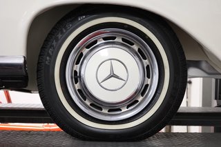 1970 Mercedes-Benz 280 SE weiß (050), blaues Verdeck, blaues Leder - photo 184