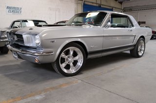 1965 Ford Mustang 302 Coupe V8 Scheibenbremsen gunmetal grey mit Shelby Streifen
