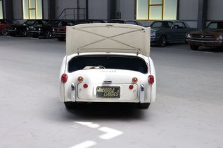 1959 Triumph TR3A aus Kalifornien und aus Erstbesitz Leder neu, Lackierung fast neu - photo 44