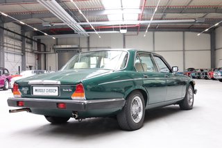 1990 Jaguar Daimler Double Six in british racing green - photo 5