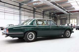 1990 Jaguar Daimler Double Six in british racing green - photo 6