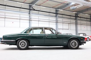 1990 Jaguar Daimler Double Six in british racing green - photo 7