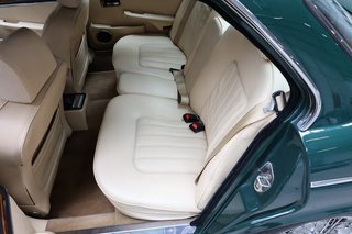 1990 Jaguar Daimler Double Six in british racing green - photo 26