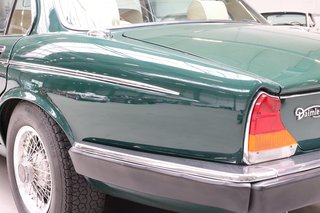1990 Jaguar Daimler Double Six in british racing green - photo 31