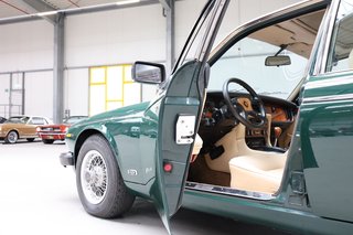1990 Jaguar Daimler Double Six in british racing green - photo 43