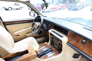 1990 Jaguar Daimler Double Six in british racing green - photo 59