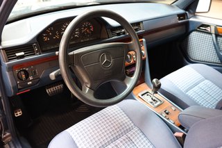1994 Mercedes-Benz E 220 T W124 7-Sitzer - bilder 7