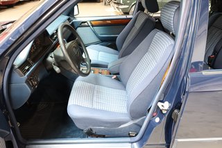 1994 Mercedes-Benz E 220 T W124 7-Sitzer - bilder 12