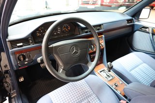 1994 Mercedes-Benz E 220 T W124 7-Sitzer - bilder 16