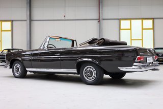 1965 Mercedes-Benz 220 SEb Cabriolet im seltenen Tabakbraun - photo 2