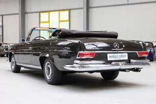 1965 Mercedes-Benz 220 SEb Cabriolet im seltenen Tabakbraun - photo 3