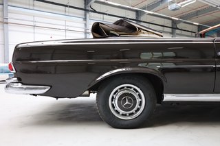 1965 Mercedes-Benz 220 SEb Cabriolet im seltenen Tabakbraun - photo 33