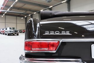 1965 Mercedes-Benz 220 SEb Cabriolet im seltenen Tabakbraun - photo 78
