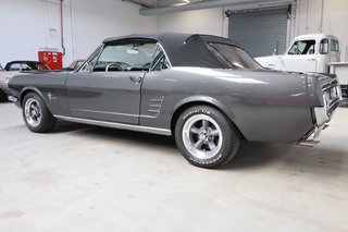 1966 Ford Mustang Cabriolet 289cui V8 Servo+Scheibenbremsen - foto 1
