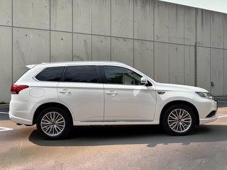 Mitsubishi Outlander PHEV Basis 4WD Plug in Hybrid - bilder 9